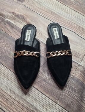 Steve Madden Almah Black Pointed Faux Suede Gold Chain Slip On Mule